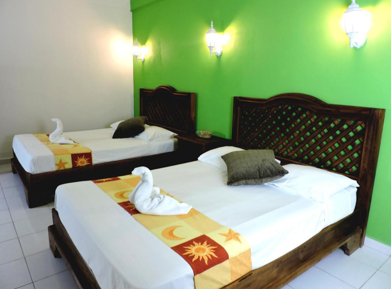 Hotel Valladolid Валядолид Екстериор снимка