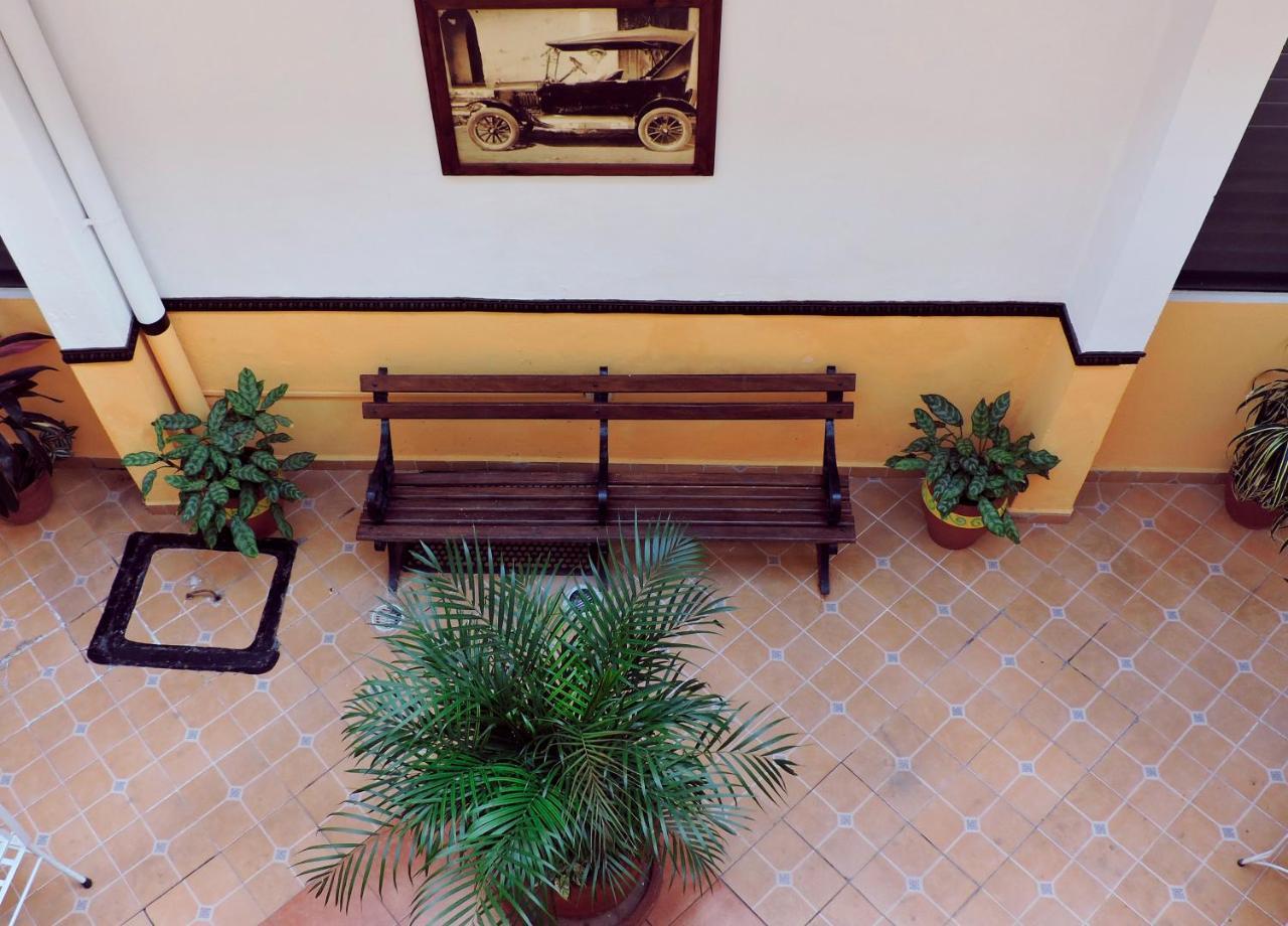 Hotel Valladolid Валядолид Екстериор снимка
